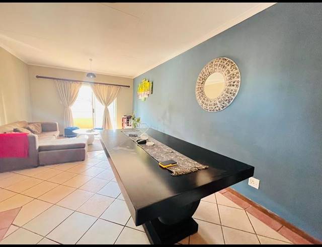 2 BEDROOM TOWNHOUSE FOR SALE IN DIE HOEWES